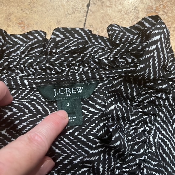 J. Crew black and white herringbone pattern shirt size 2 - Picture 3 of 5